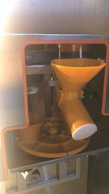 Αυτόματη πλύση λειτουργίας πληρωμή μετρητοίς αυτοεξυπηρετήσεων ελέγχου μηχανών πώλησης χυμού από πορτοκάλι 4G APP